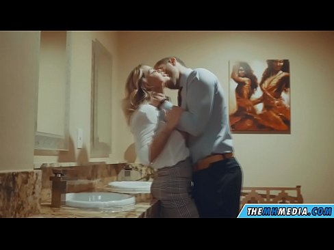❤️ Коли грудаста блондинка спокушає вас у громадському туалеті ❤ Анальне відео на uk.dreamypassionjourney.ru ❌❤